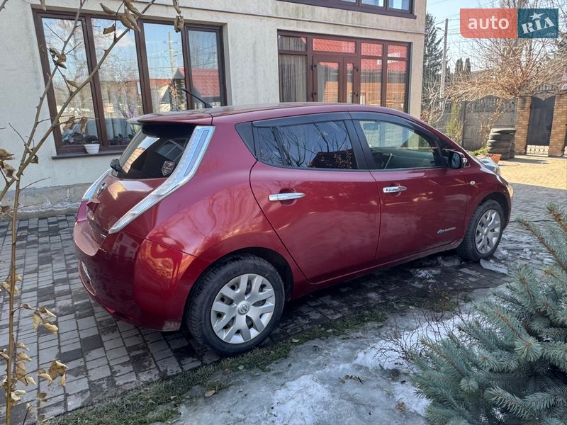 Хэтчбек Nissan Leaf 2015 в Житомире