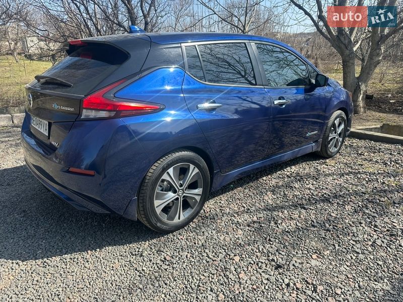 Хэтчбек Nissan Leaf 2019 в Вознесенске