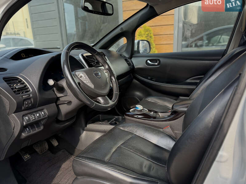 Хэтчбек Nissan Leaf 2013 в Шептицькому