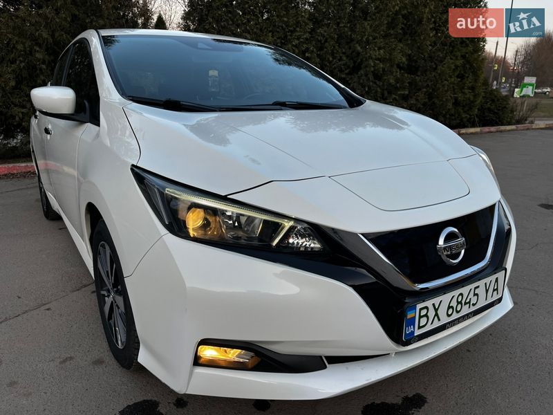 Хэтчбек Nissan Leaf 2019 в Хмельницком