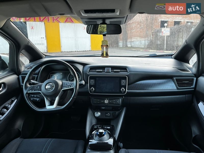 Хэтчбек Nissan Leaf 2019 в Хмельницком