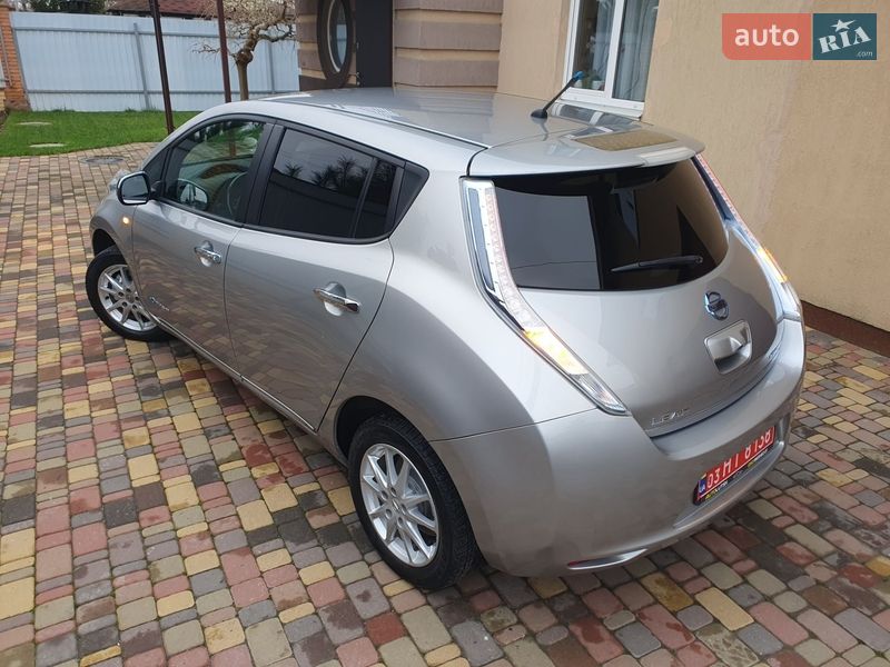 Хэтчбек Nissan Leaf 2013 в Горе