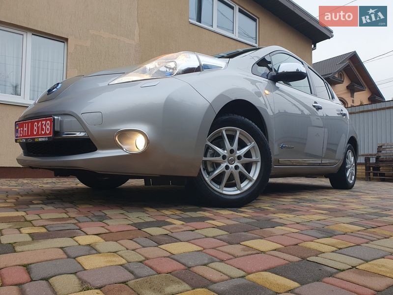 Хэтчбек Nissan Leaf 2013 в Горе