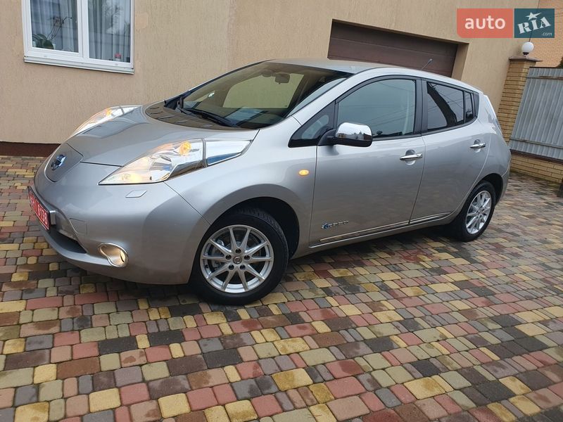 Хэтчбек Nissan Leaf 2013 в Горе