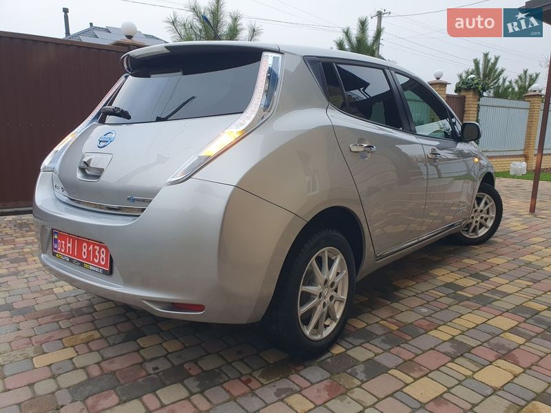 Хэтчбек Nissan Leaf 2013 в Горе