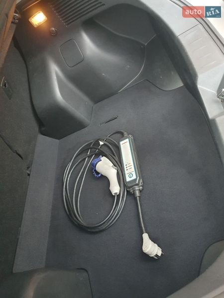 Хэтчбек Nissan Leaf 2013 в Горе