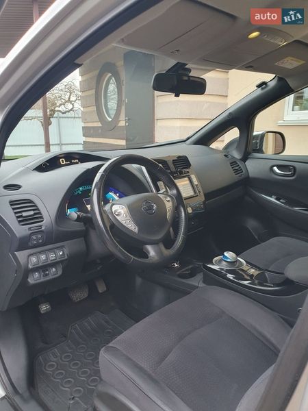 Хэтчбек Nissan Leaf 2013 в Горе