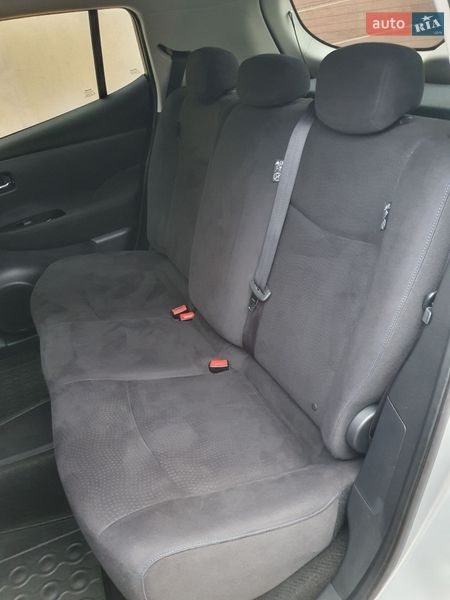 Хэтчбек Nissan Leaf 2013 в Горе