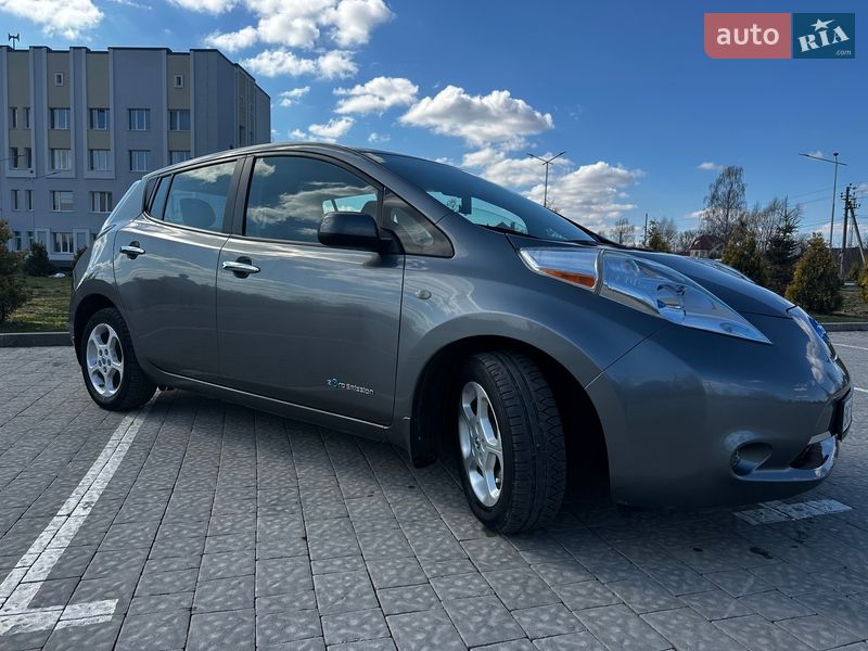 Хетчбек Nissan Leaf 2014 в Мостиській