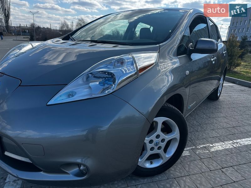 Хетчбек Nissan Leaf 2014 в Мостиській