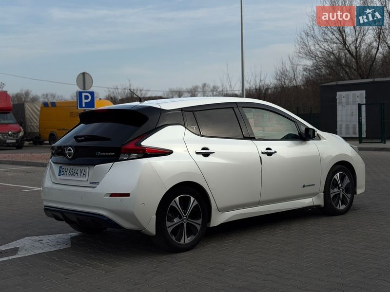 Хэтчбек Nissan Leaf 2017 в Одессе