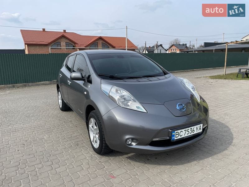 Хэтчбек Nissan Leaf 2014 в Львове