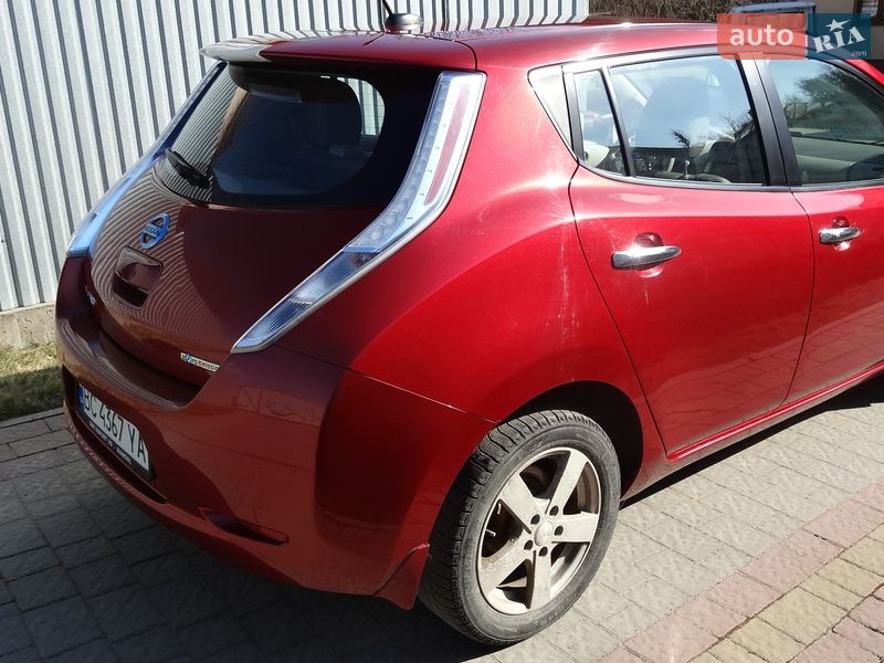 Хетчбек Nissan Leaf 2011 в Львові