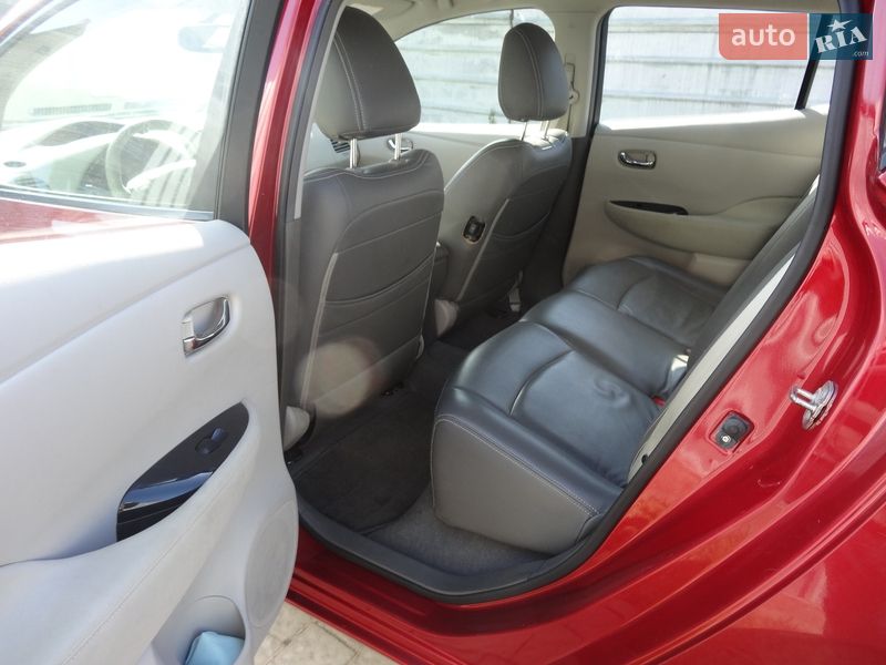 Хетчбек Nissan Leaf 2011 в Львові