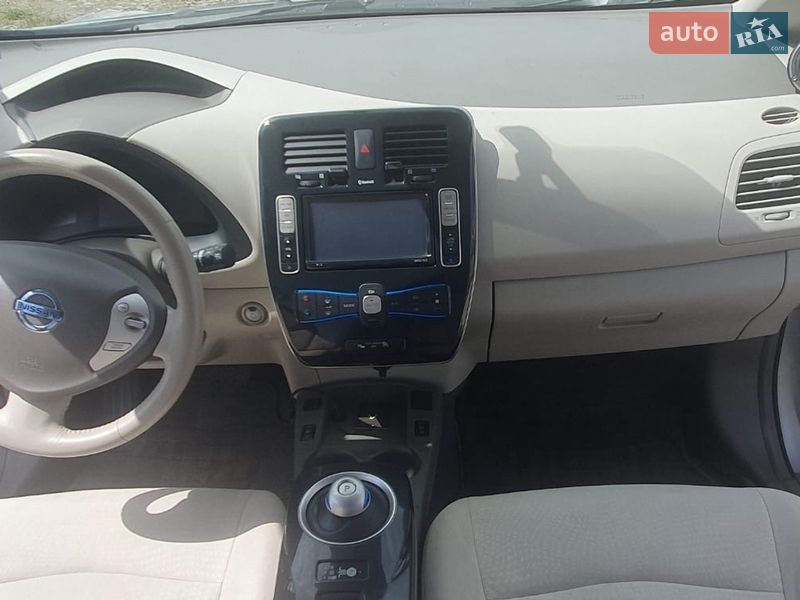 Хетчбек Nissan Leaf 2012 в Житомирі