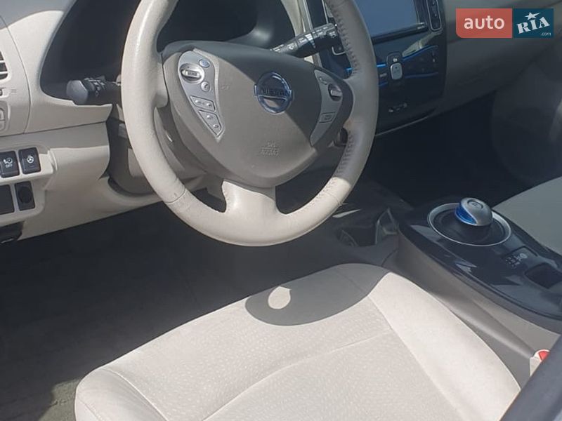 Хетчбек Nissan Leaf 2012 в Житомирі