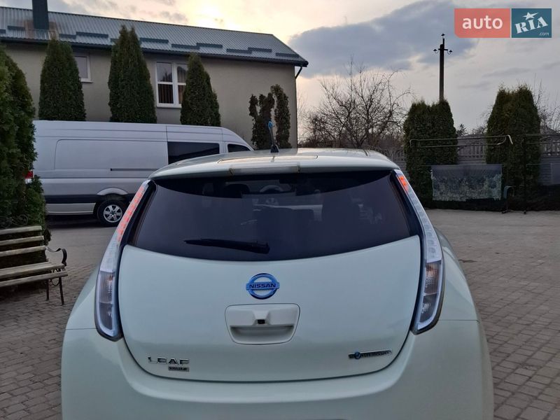 Хэтчбек Nissan Leaf 2013 в Золочеве фото 16 Хэтчбек Nissan Leaf 2013 в Золочеве