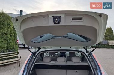 Хэтчбек Nissan Leaf 2013 в Золочеве фото 25 Хэтчбек Nissan Leaf 2013 в Золочеве