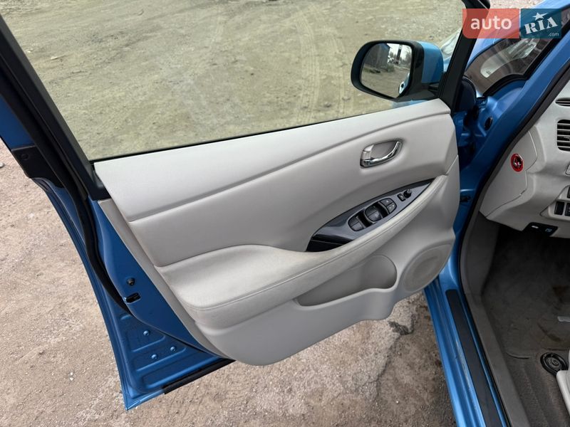 Хетчбек Nissan Leaf 2012 в Дніпрі фото 18 Хетчбек Nissan Leaf 2012 в Дніпрі