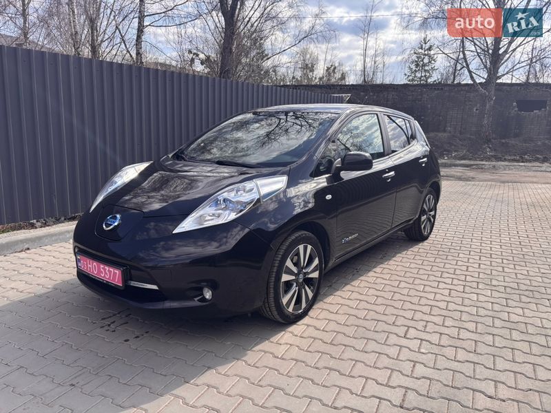 Хетчбек Nissan Leaf 2015 в Житомирі
