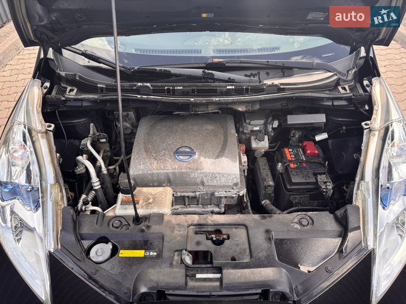 Хетчбек Nissan Leaf 2015 в Житомирі