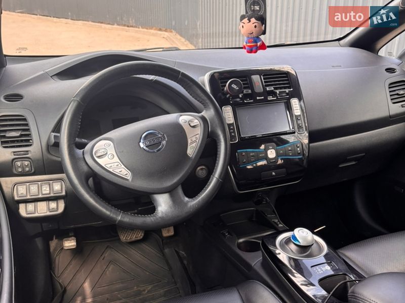 Хетчбек Nissan Leaf 2015 в Житомирі