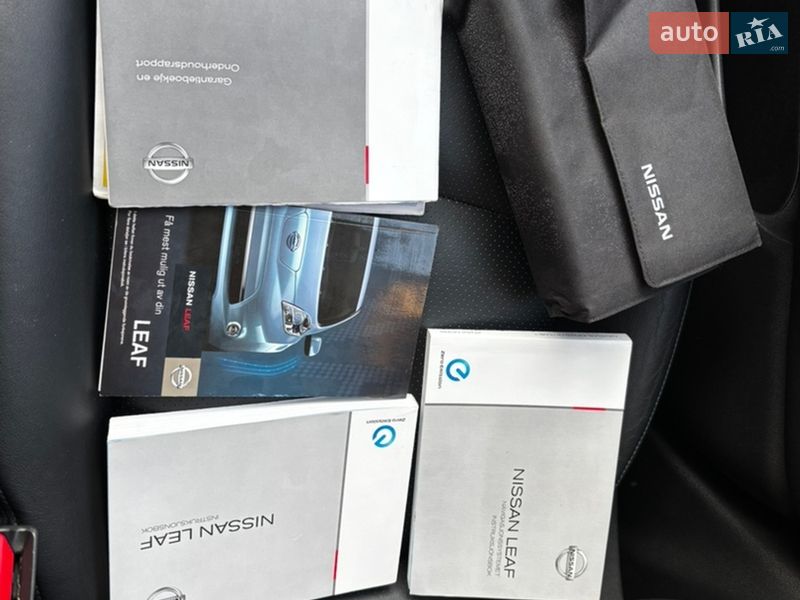 Хетчбек Nissan Leaf 2015 в Житомирі