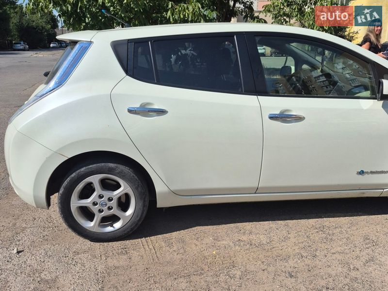 Хэтчбек Nissan Leaf 2013 в Ивано-Франковске фото 3 Хэтчбек Nissan Leaf 2013 в Ивано-Франковске
