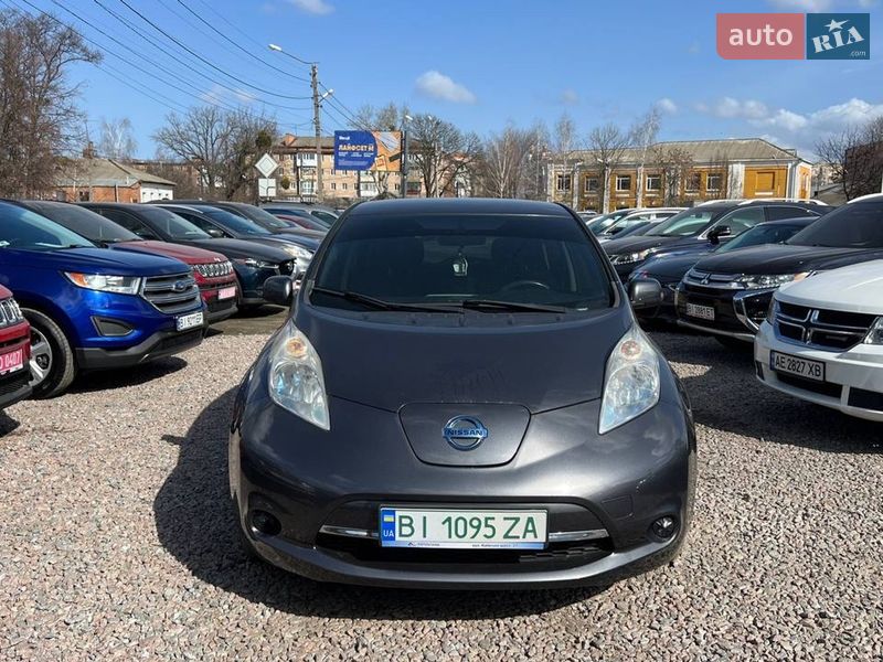 Хетчбек Nissan Leaf 2013 в Полтаві фото 5 Хетчбек Nissan Leaf 2013 в Полтаві