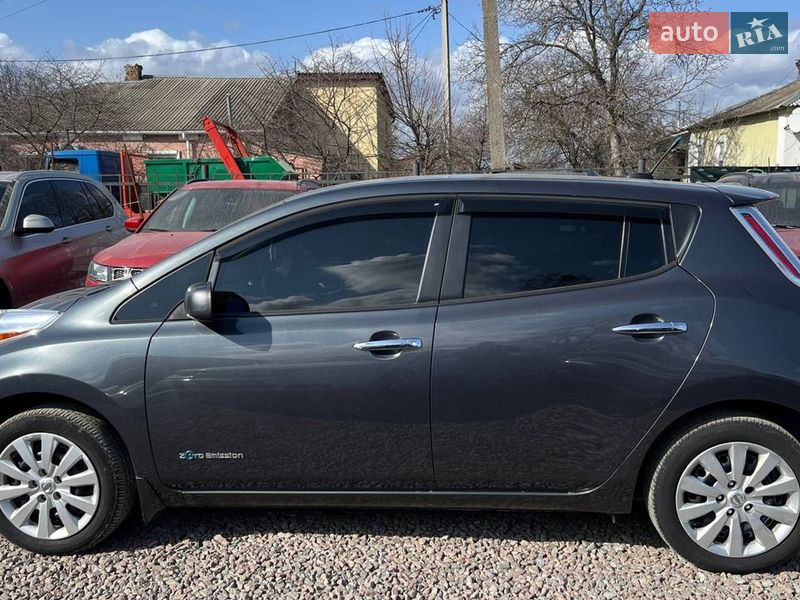Хетчбек Nissan Leaf 2013 в Полтаві фото 11 Хетчбек Nissan Leaf 2013 в Полтаві