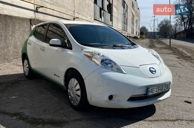 Хэтчбек Nissan Leaf 2015 в Днепре