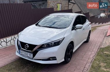 Хэтчбек Nissan Leaf 2021 в Киеве