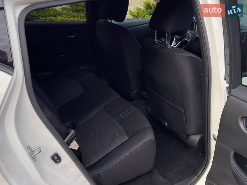 Хэтчбек Nissan Leaf 2021 в Киеве