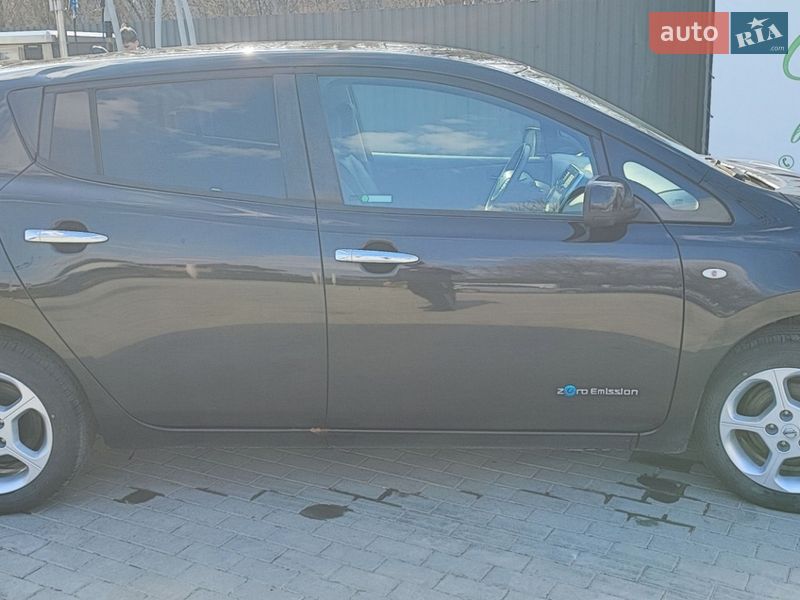Хэтчбек Nissan Leaf 2013 в Каменец-Подольском