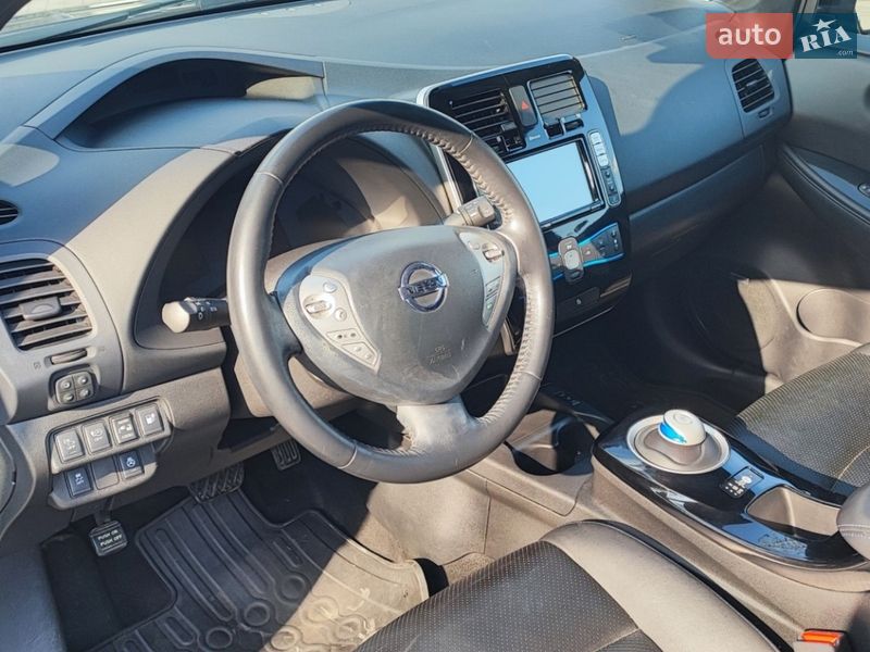 Хэтчбек Nissan Leaf 2013 в Каменец-Подольском