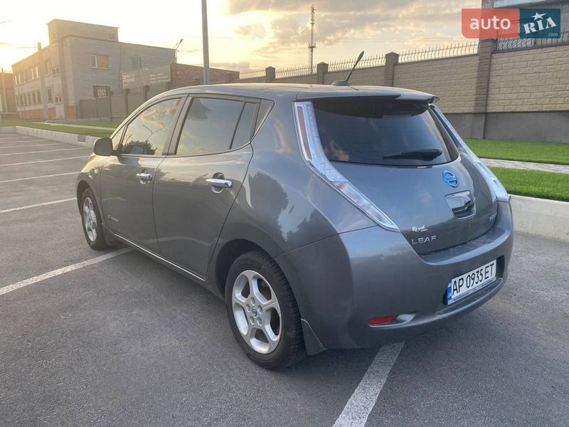 Хэтчбек Nissan Leaf 2014 в Запорожье