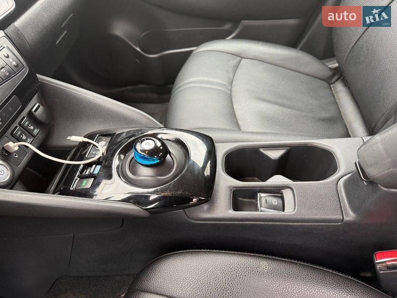 Хэтчбек Nissan Leaf 2018 в Киеве