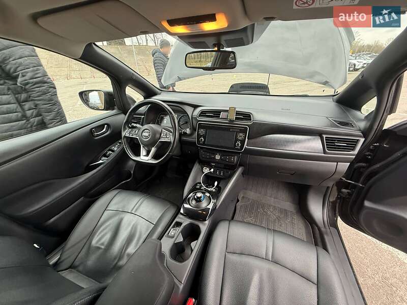 Хэтчбек Nissan Leaf 2018 в Киеве