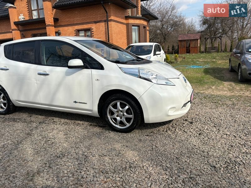 Хэтчбек Nissan Leaf 2014 в Луцке
