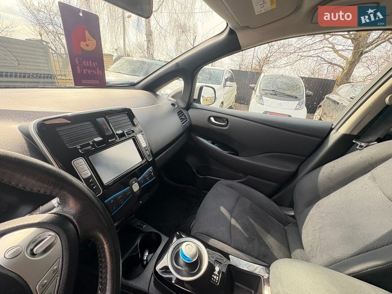 Хэтчбек Nissan Leaf 2014 в Луцке