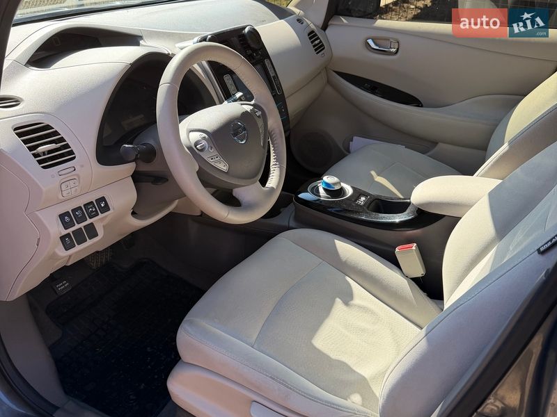 Хэтчбек Nissan Leaf 2014 в Киеве