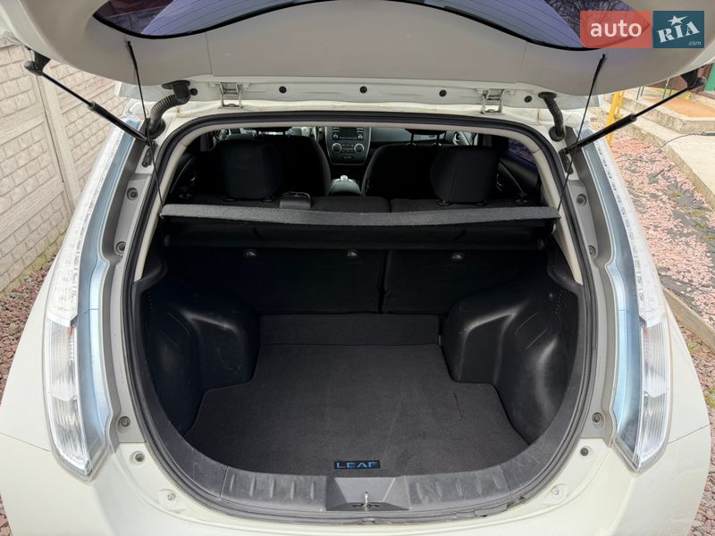 Хэтчбек Nissan Leaf 2013 в Киеве