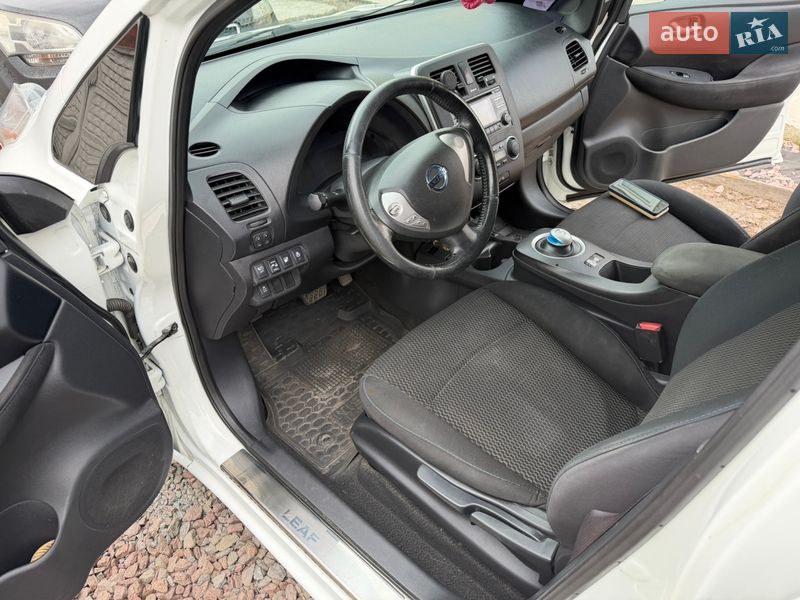 Хэтчбек Nissan Leaf 2013 в Киеве