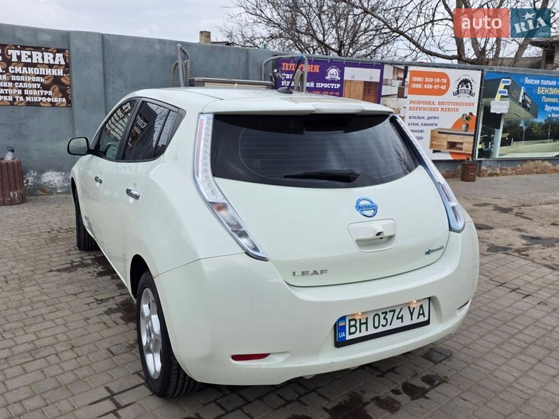 Хэтчбек Nissan Leaf 2011 в Подольске