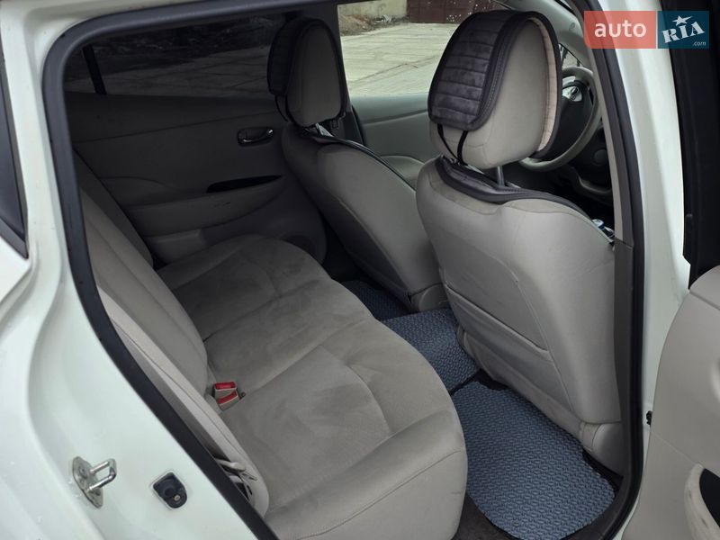 Хэтчбек Nissan Leaf 2011 в Подольске