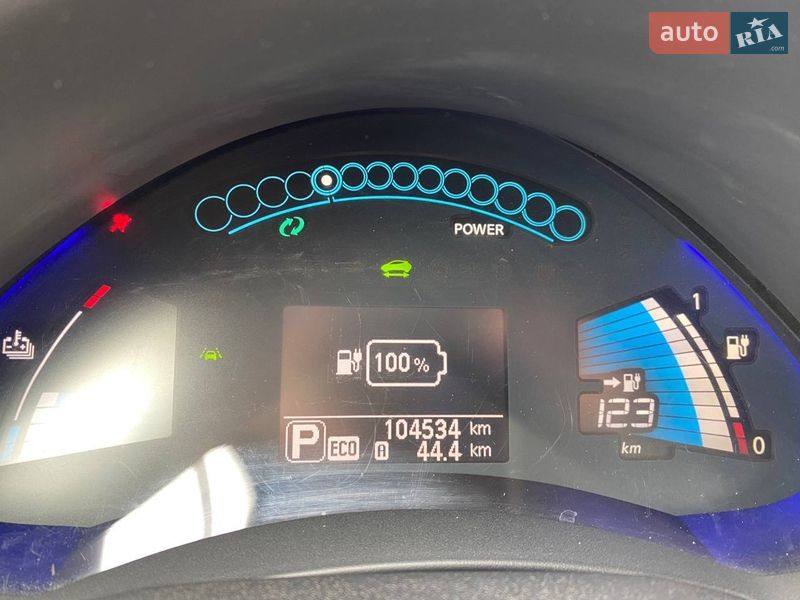 Хэтчбек Nissan Leaf 2016 в Одессе