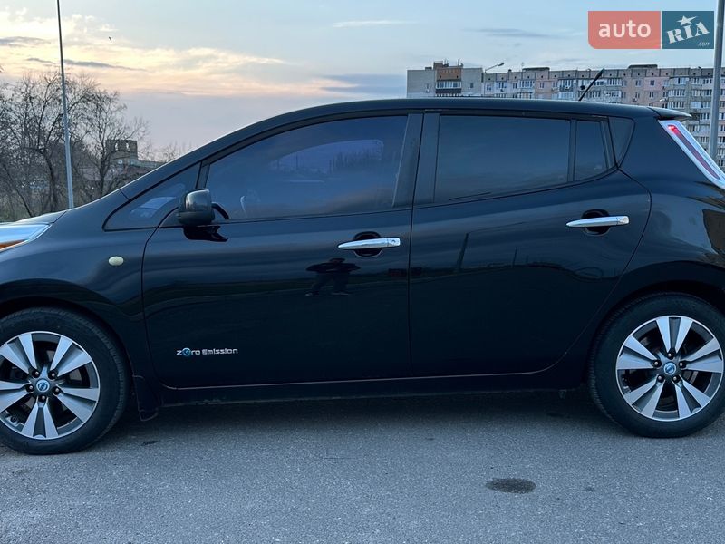 Хетчбек Nissan Leaf 2013 в Миколаєві