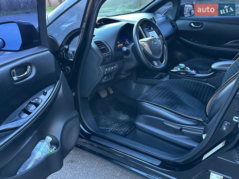 Хетчбек Nissan Leaf 2013 в Миколаєві