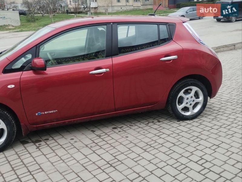 Хэтчбек Nissan Leaf 2012 в Каменец-Подольском фото 9 Хэтчбек Nissan Leaf 2012 в Каменец-Подольском