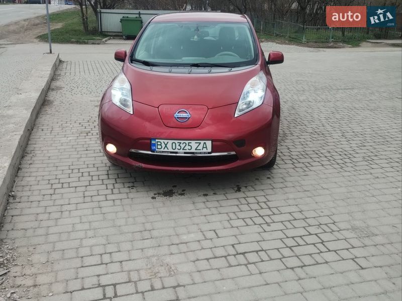 Хэтчбек Nissan Leaf 2012 в Каменец-Подольском фото Хэтчбек Nissan Leaf 2012 в Каменец-Подольском